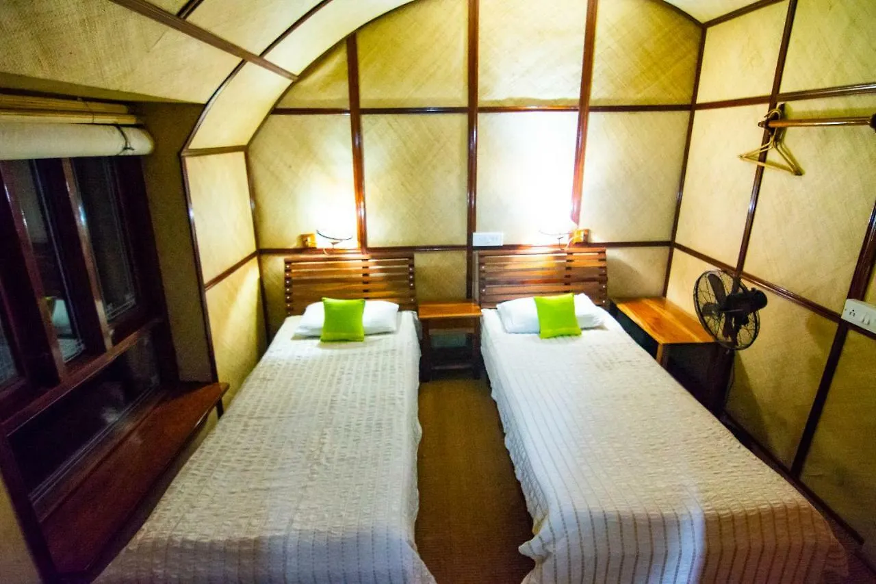 ***  Marvel Cruise Hotel Alappuzha India