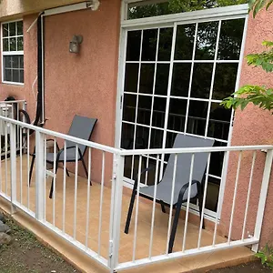  Apartment Kingstons Finest - Centrally Elegant Jamaica